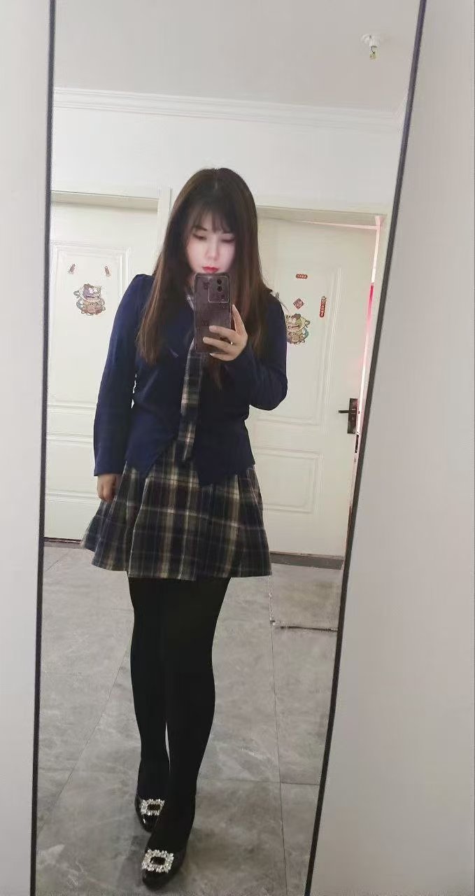 惠山丝袜美腿御姐月月