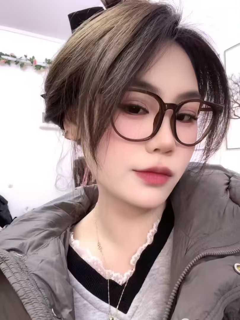 鼓楼眼镜美妞甜甜