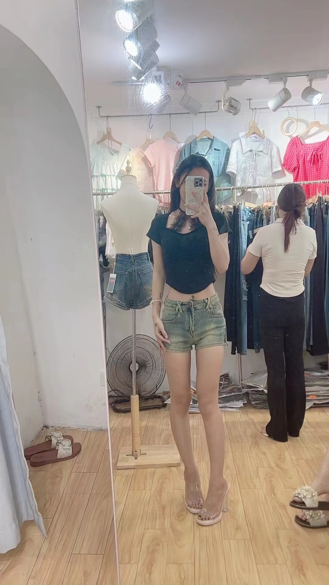 广州湿滑嫩妹小茜