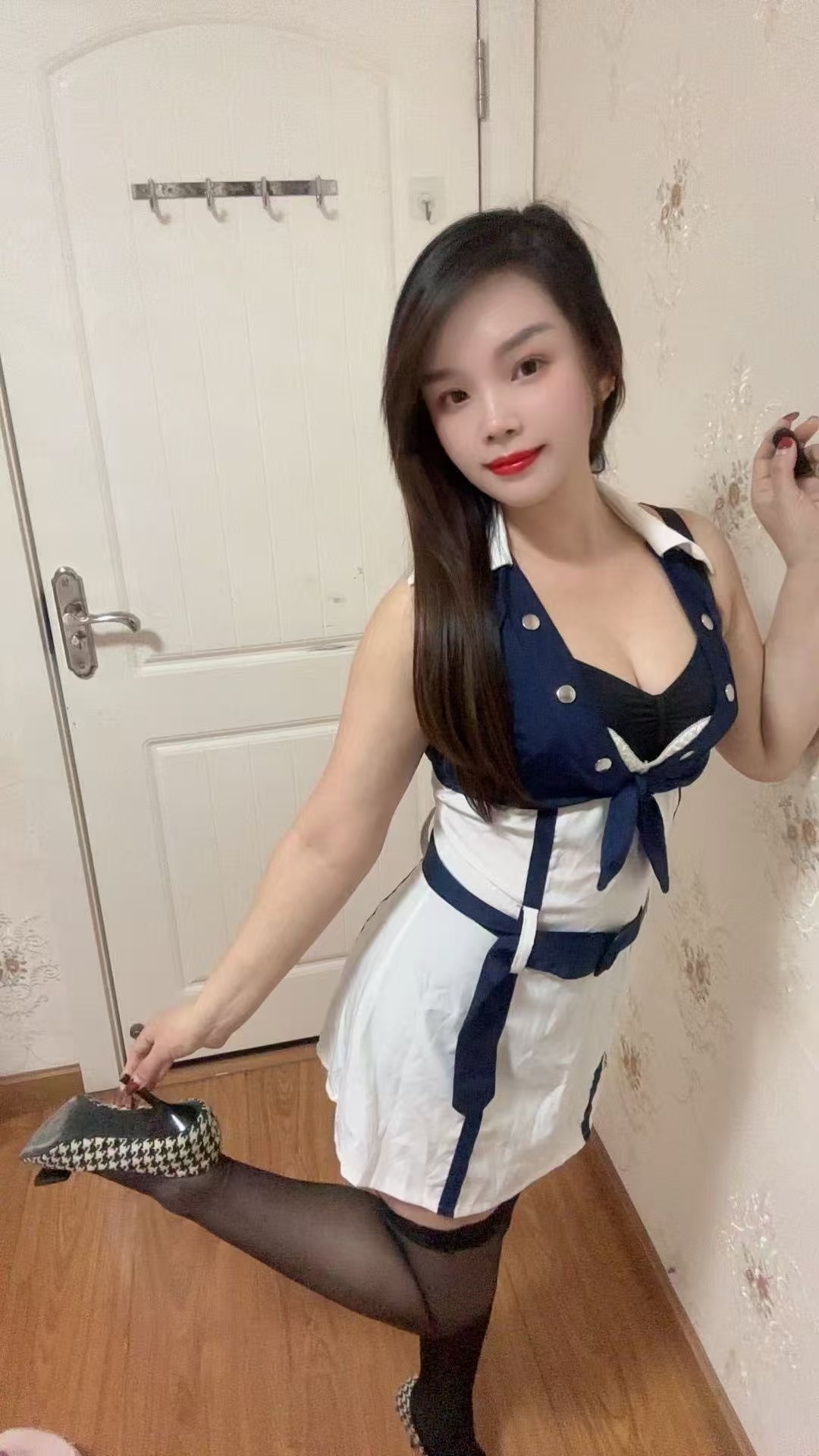 洪山情趣大奶妹甜甜