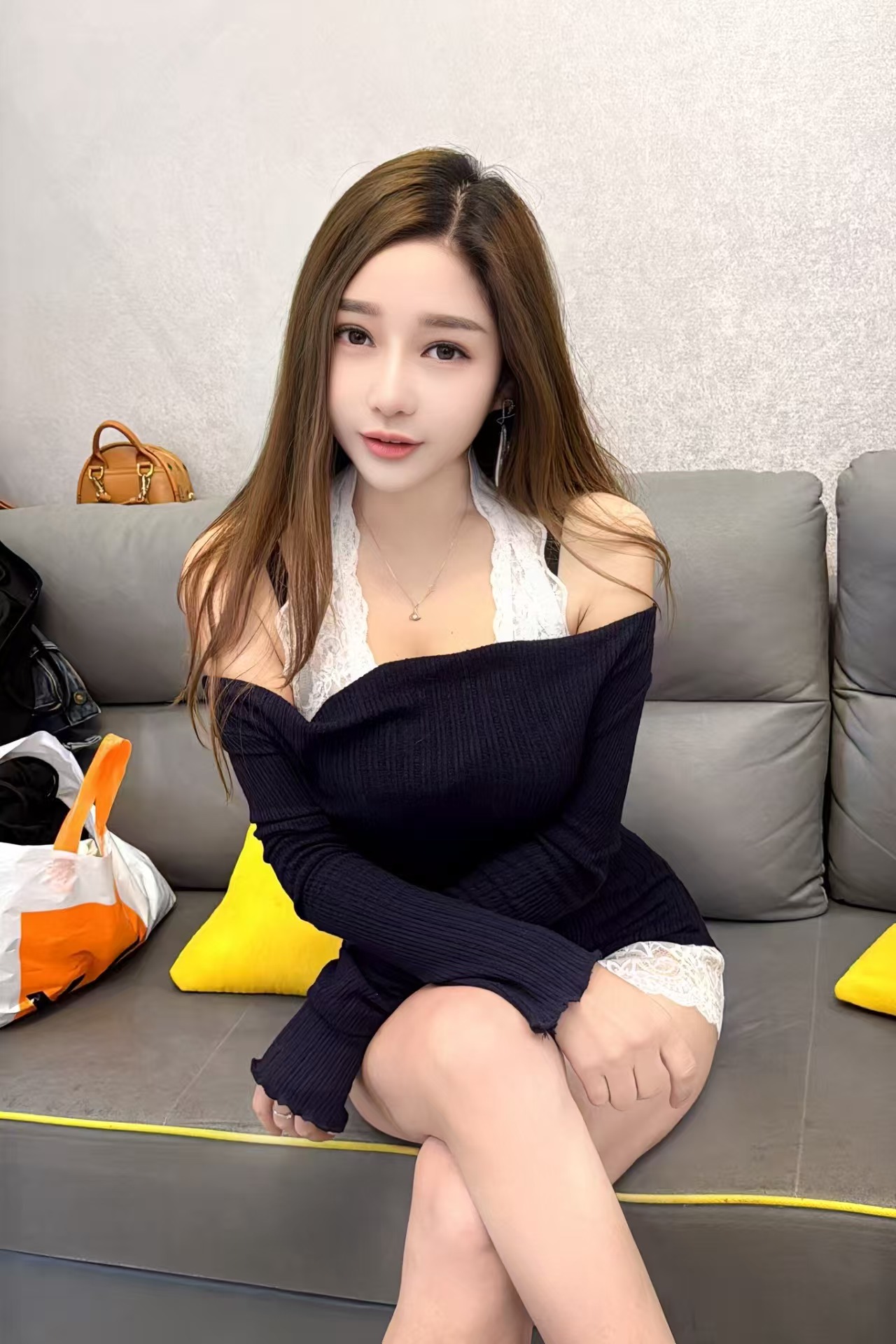 闵行丝袜美腿甜妹小婉