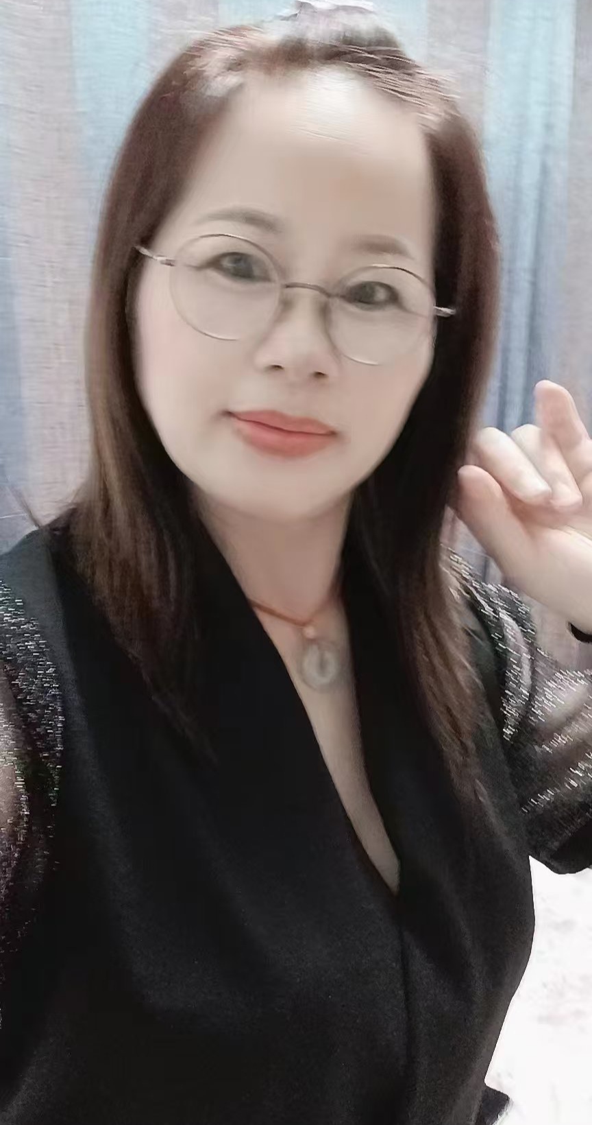 风情肉感熟女芳姐