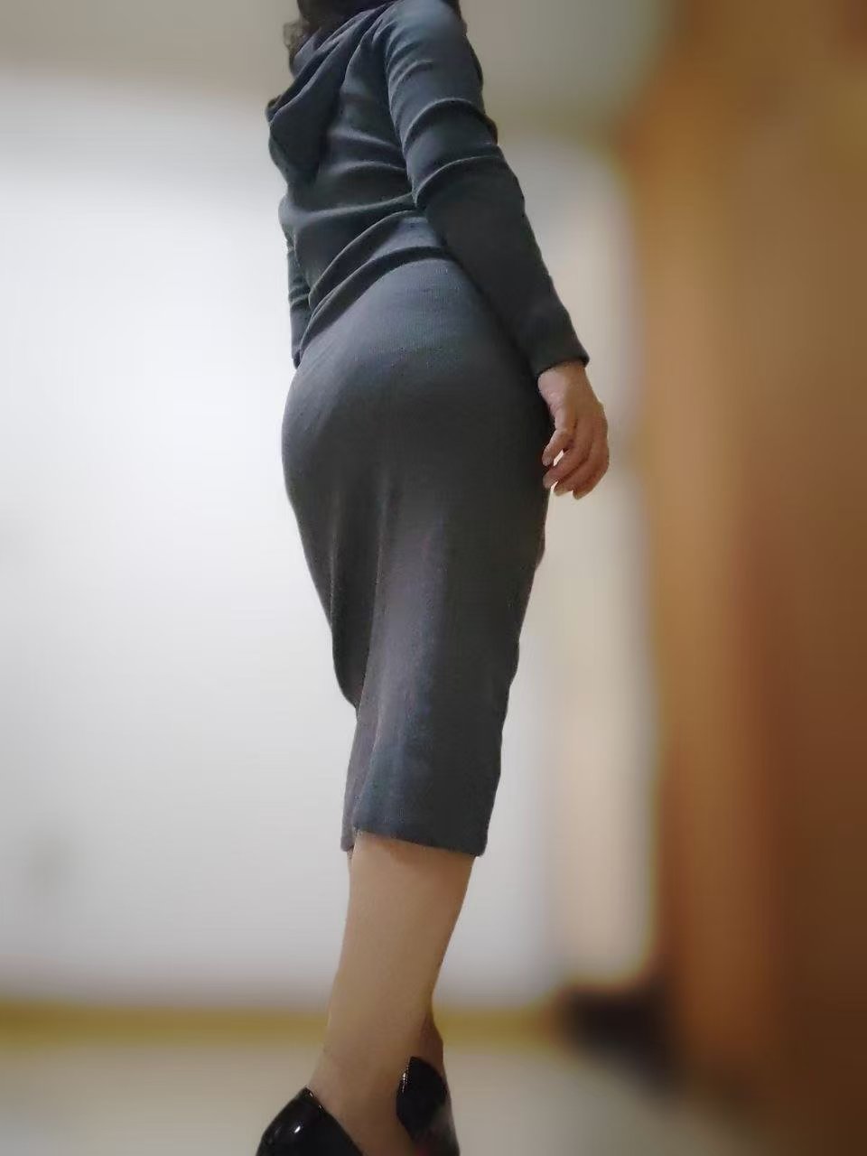 前凸后翘大腚熟女十三姨