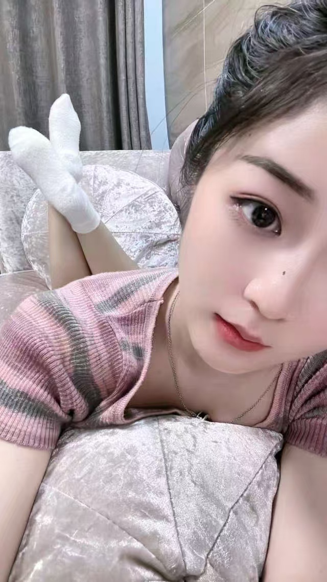 建邺白嫩小狐狸涵涵儿