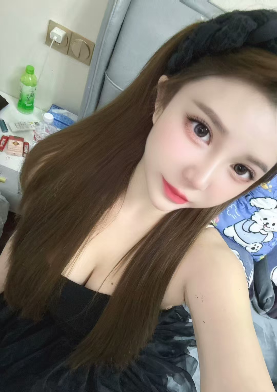 南站爆乳甜妹团团