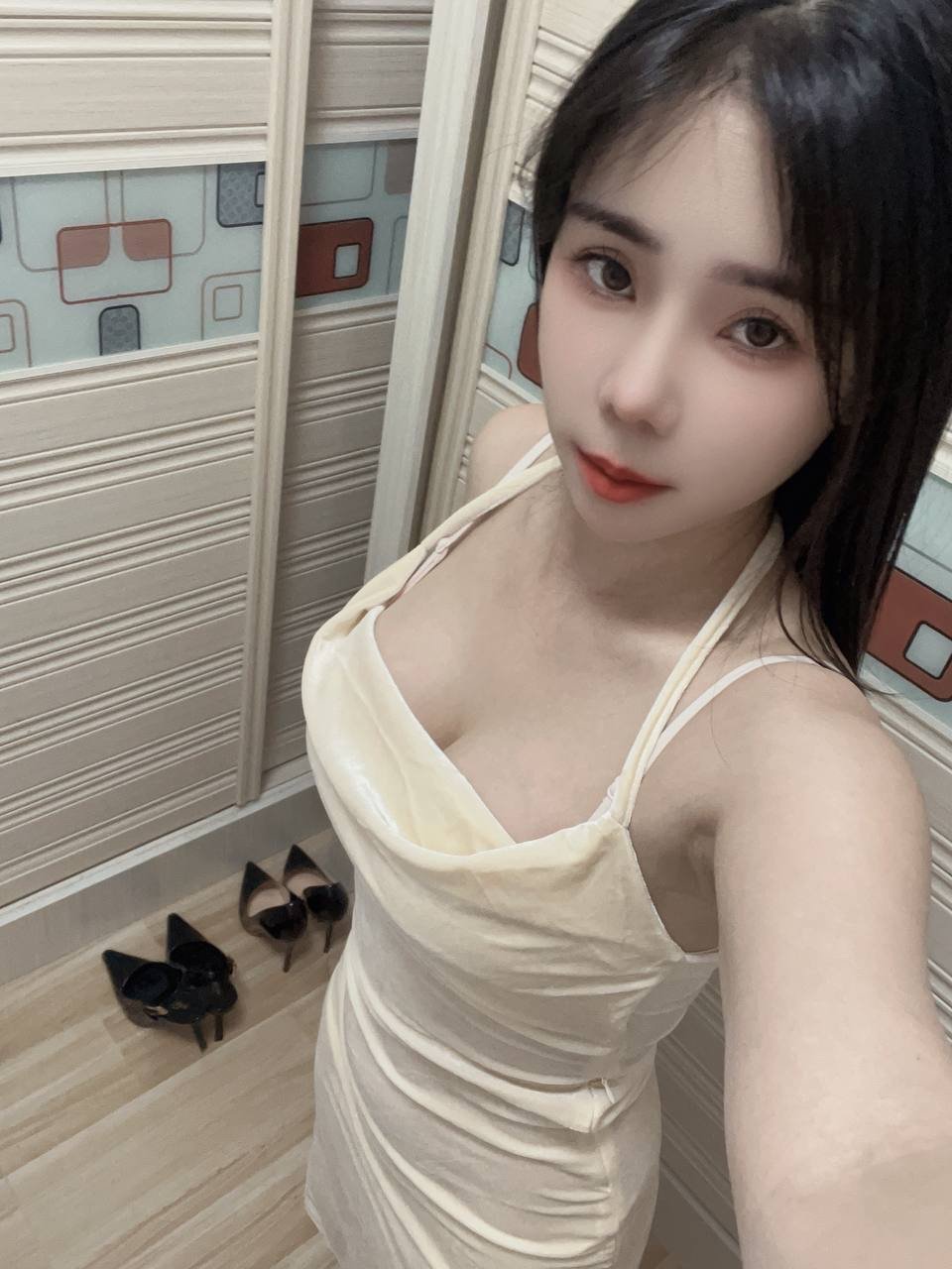 丰满性感制服辣妹樱樱