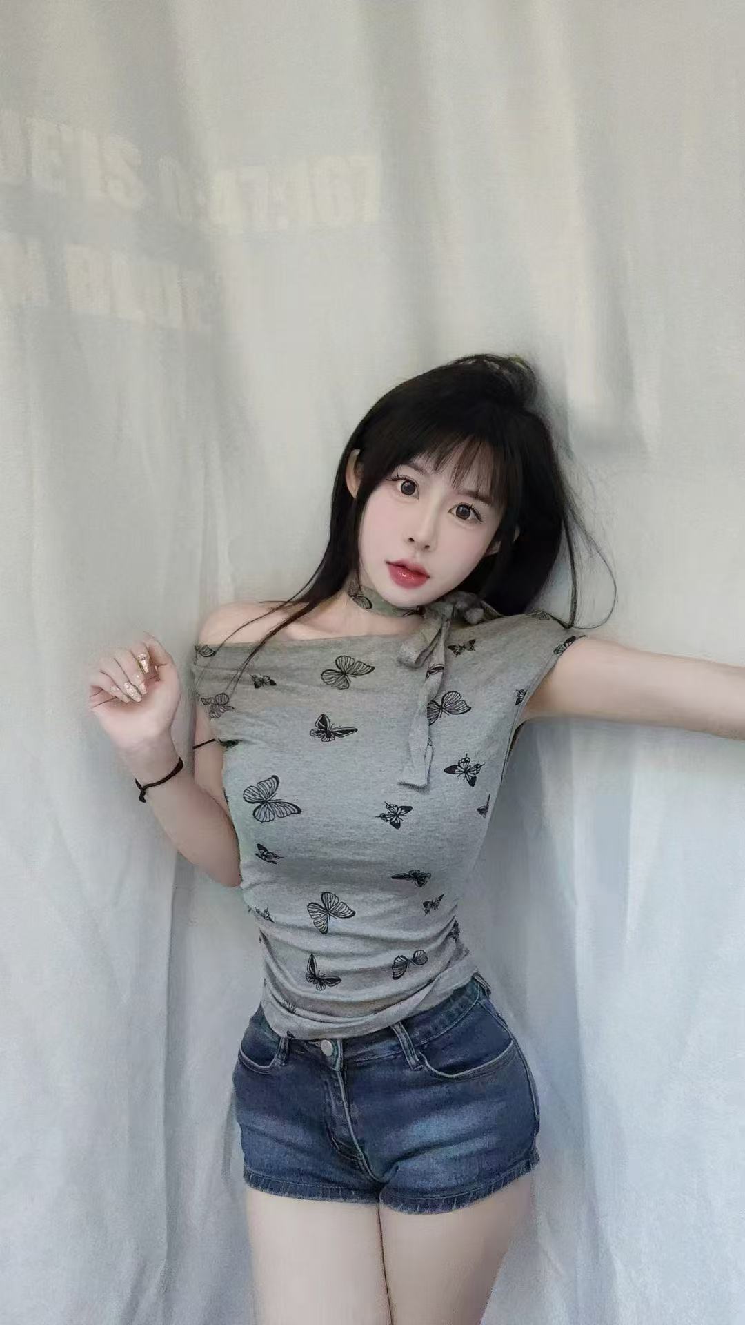 赛罕区白嫩辣妹团团