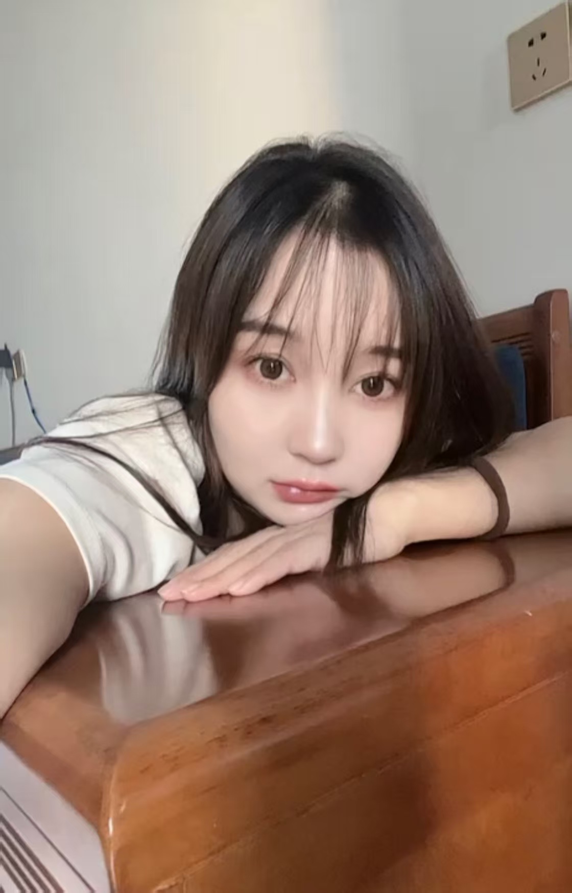 雨花白嫩甜妹雅雅