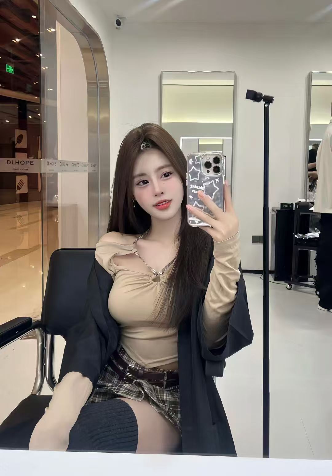 情趣肉弹嫩妹慕野