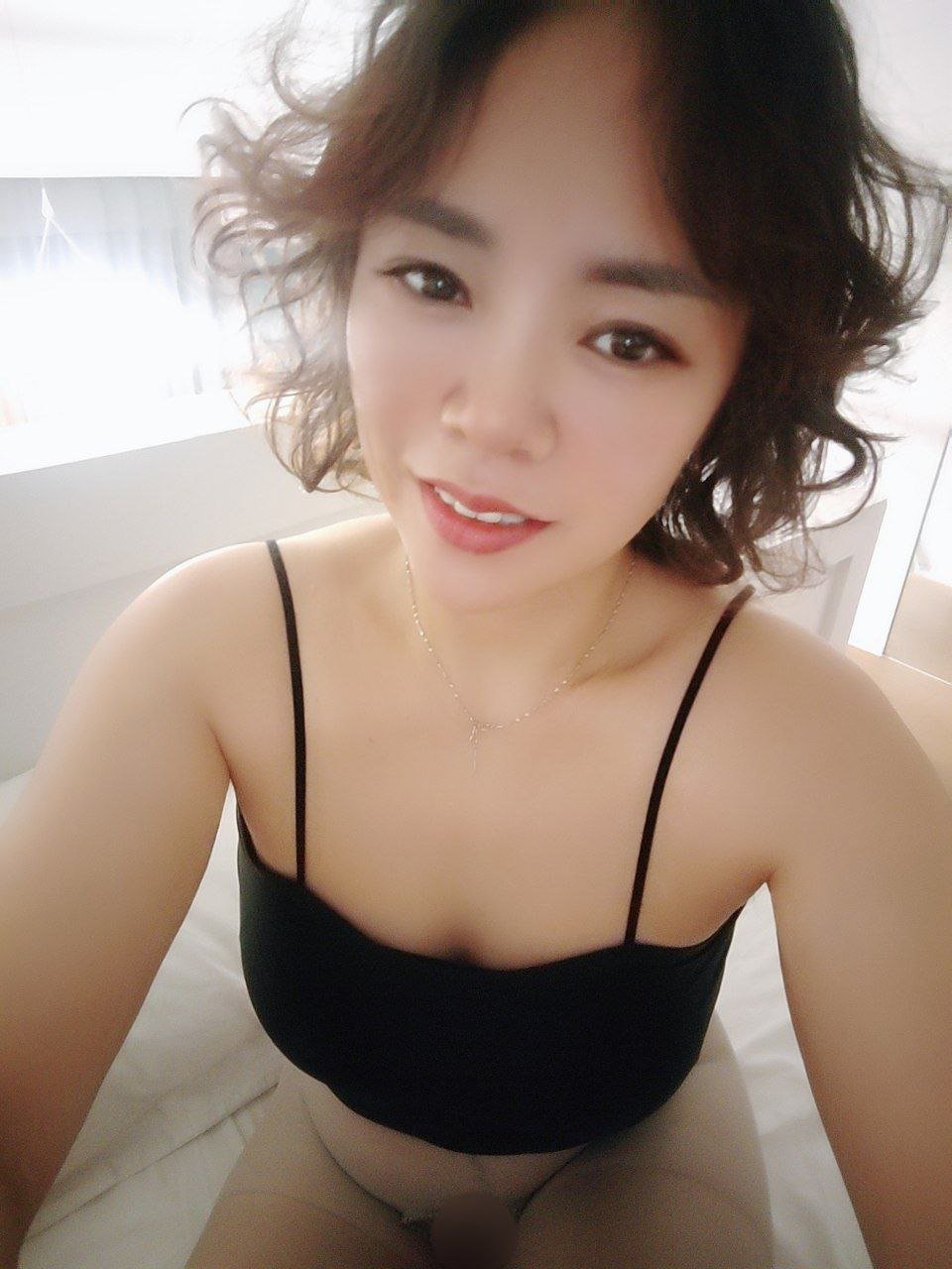 前凸后翘大腚熟女十三姨