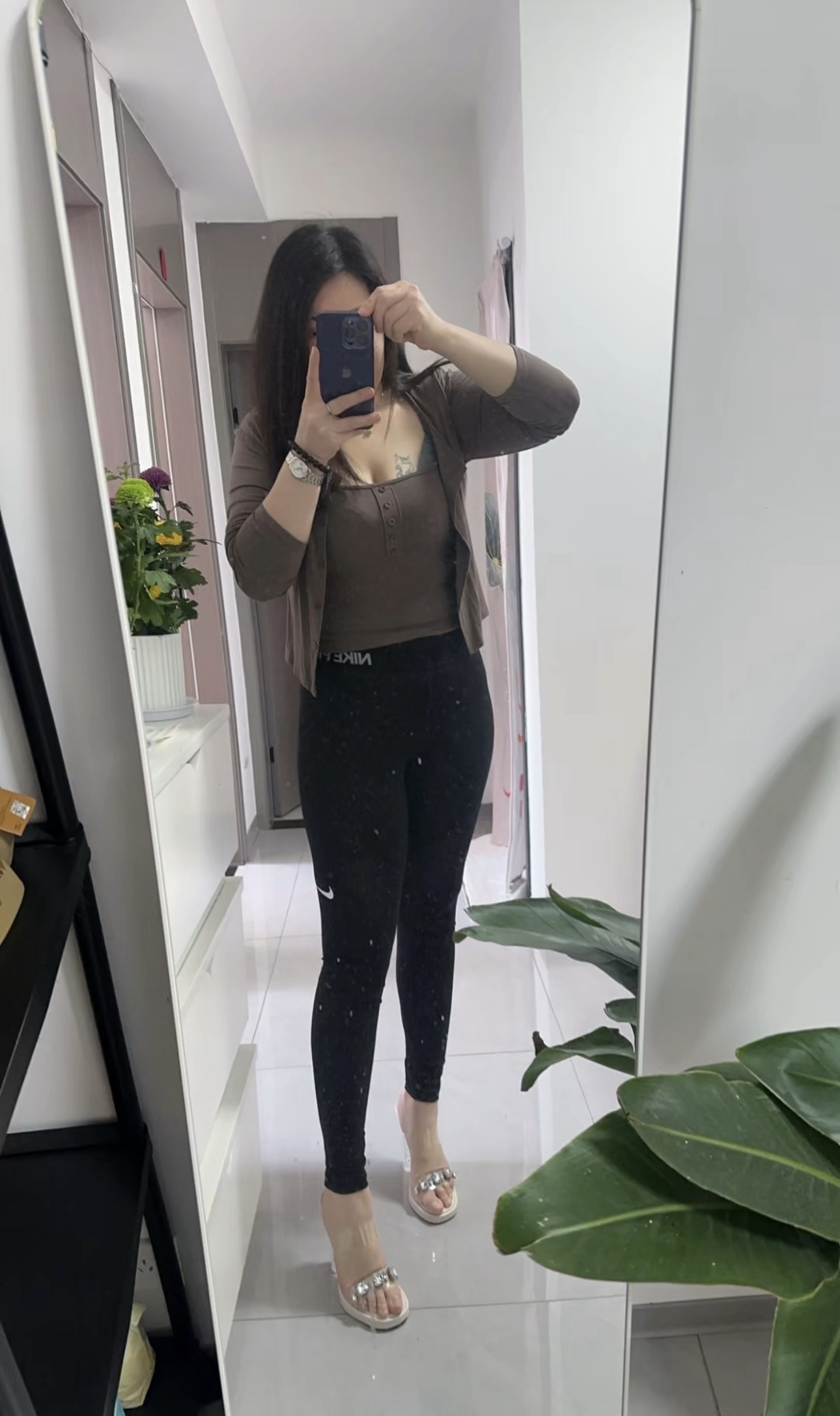 丰满热辣小姐姐冰雪