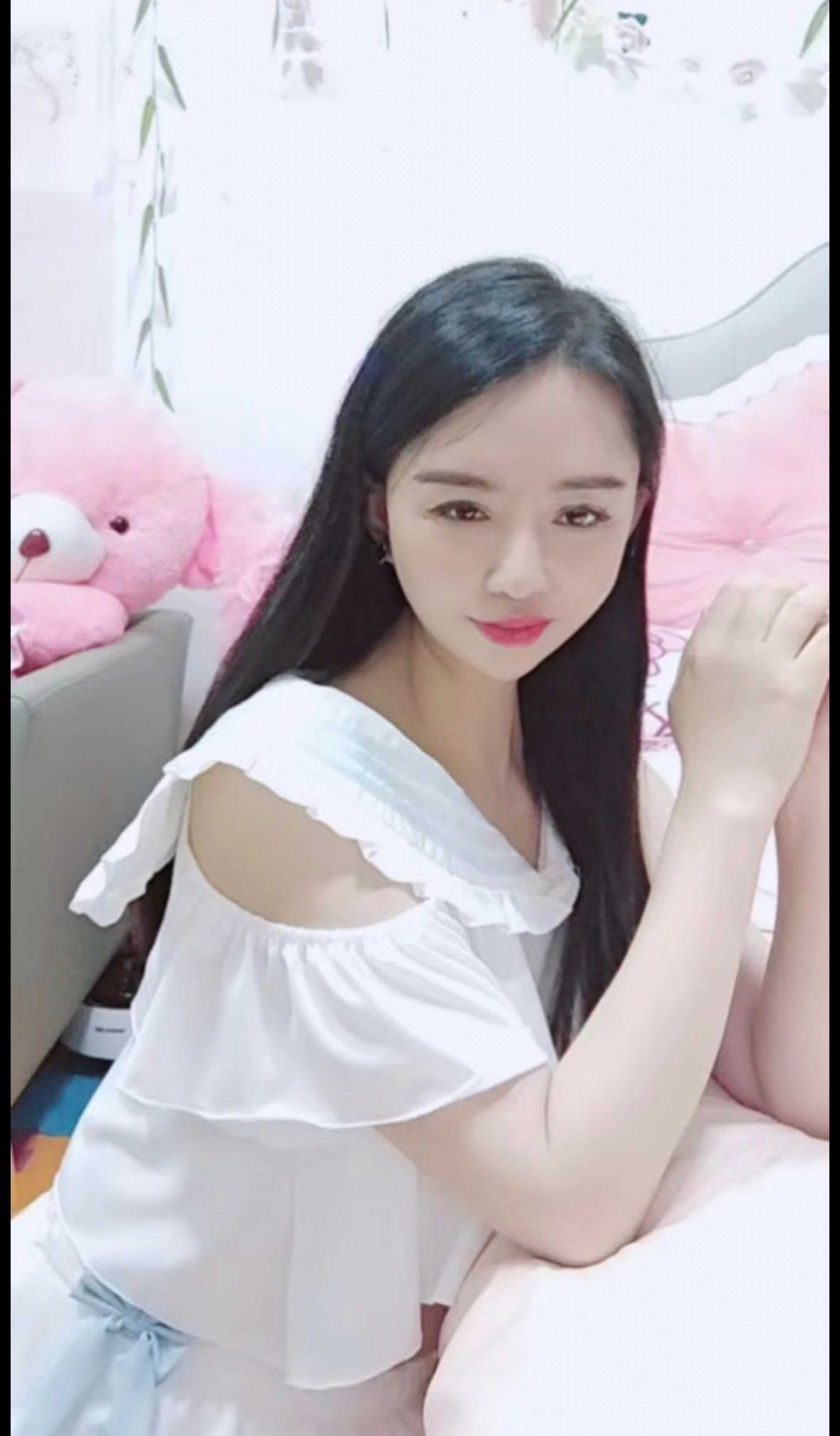 麦地圆润辣妹心雨