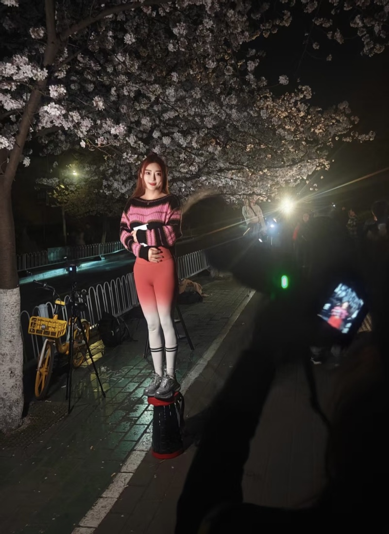 大胸瑜伽裤辣妹青宝