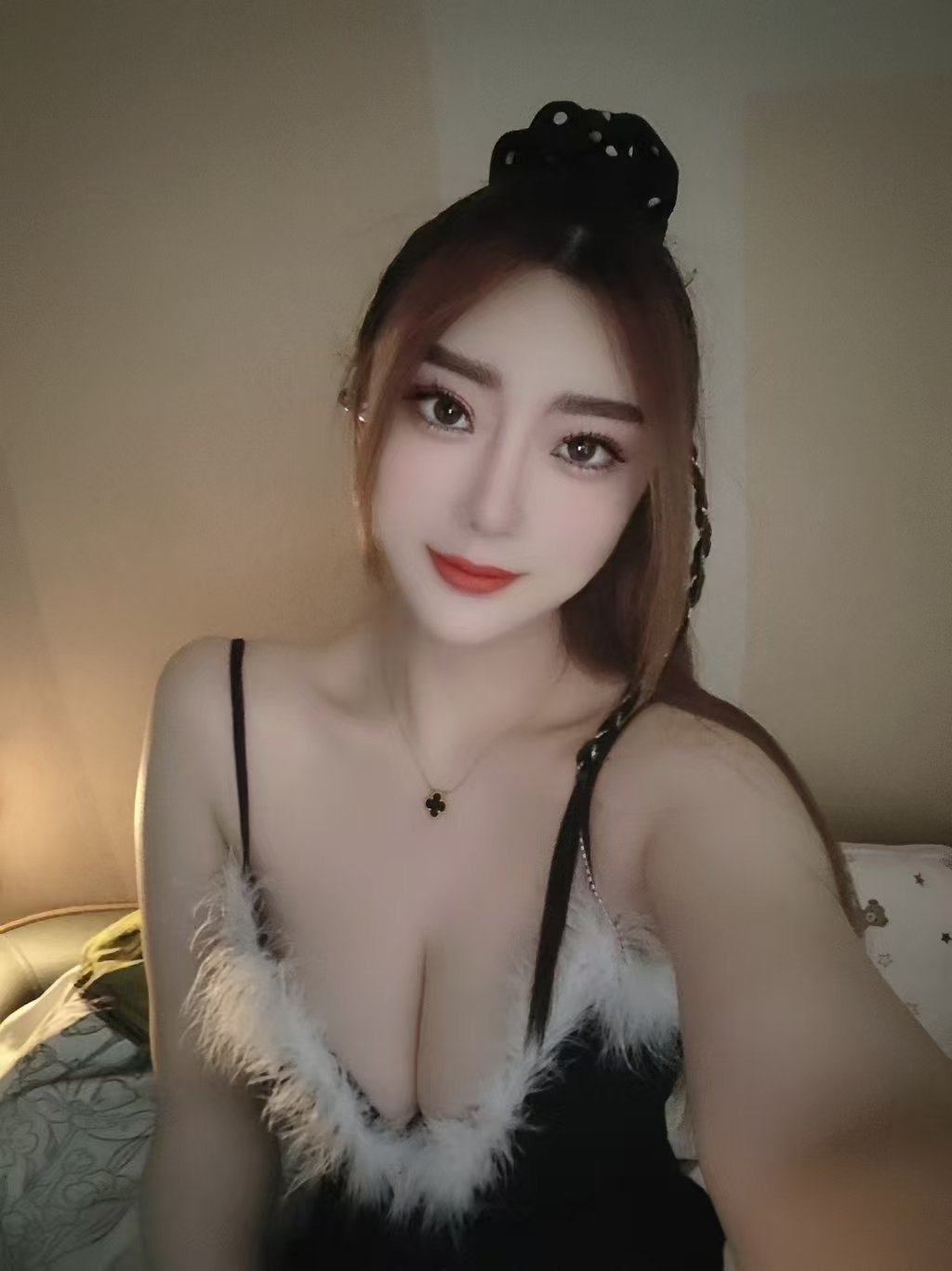 大胸瑜伽裤辣妹青宝