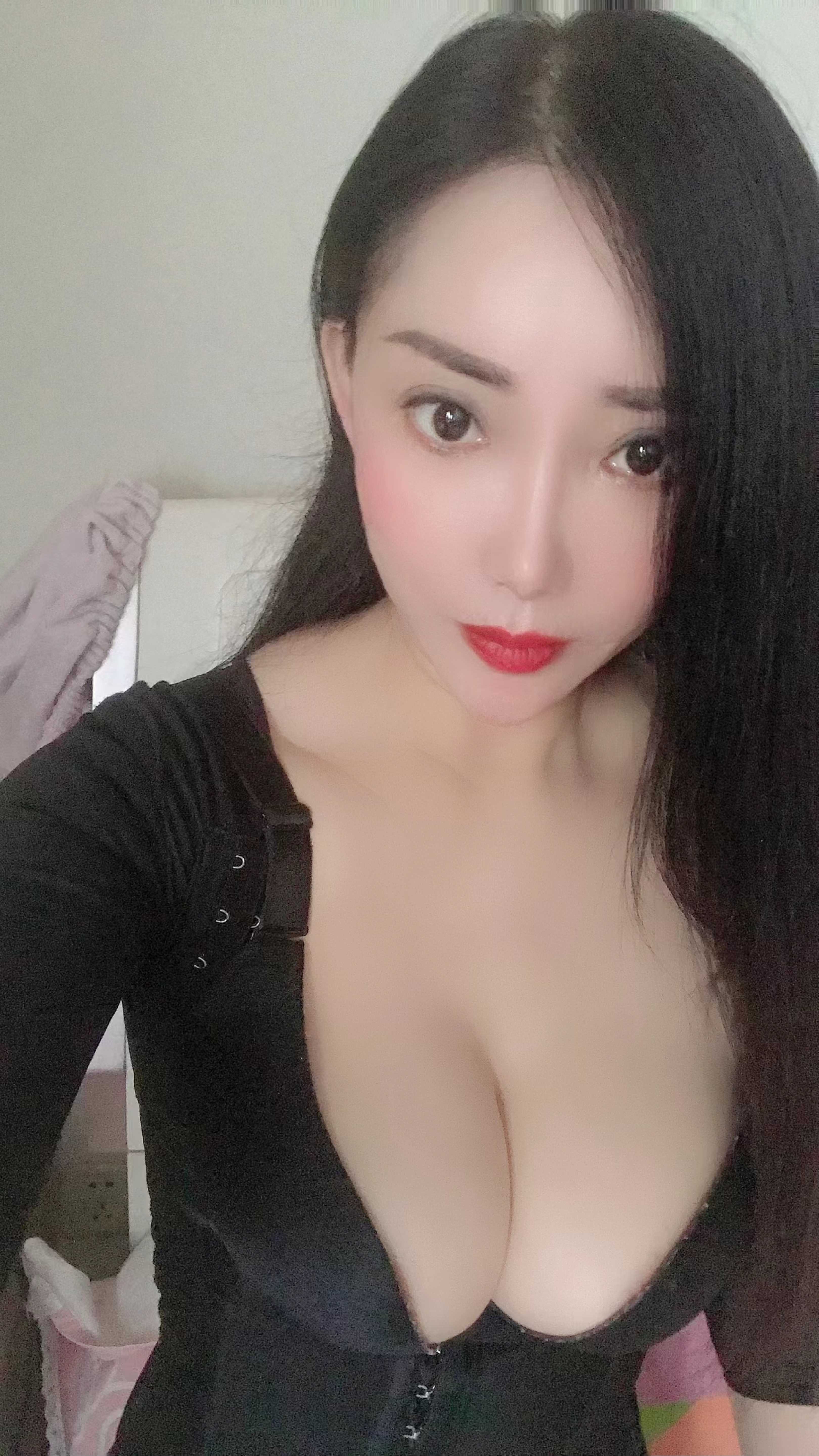 惹火爆乳少妇琪琪