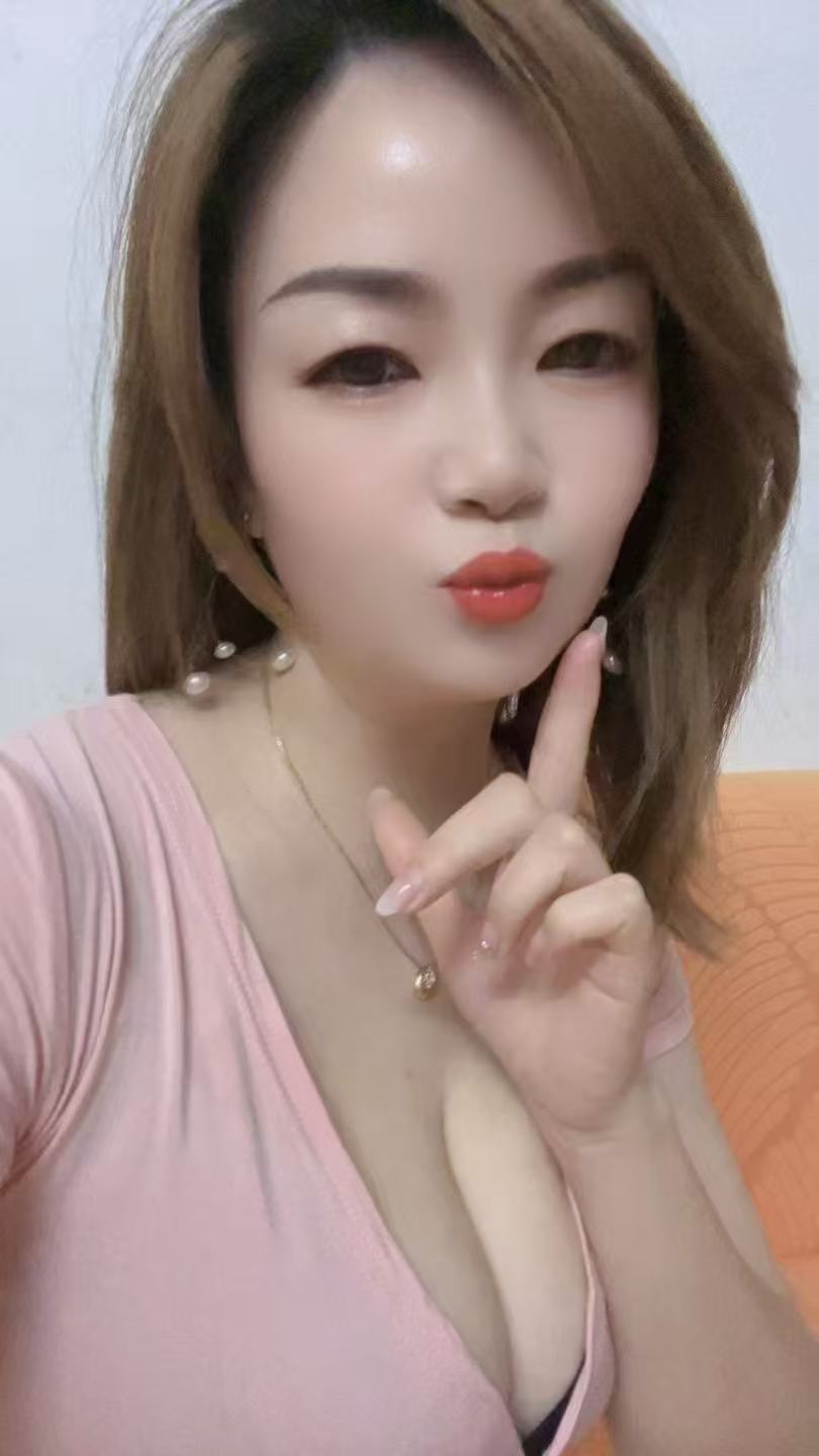 越秀肉感大波妹