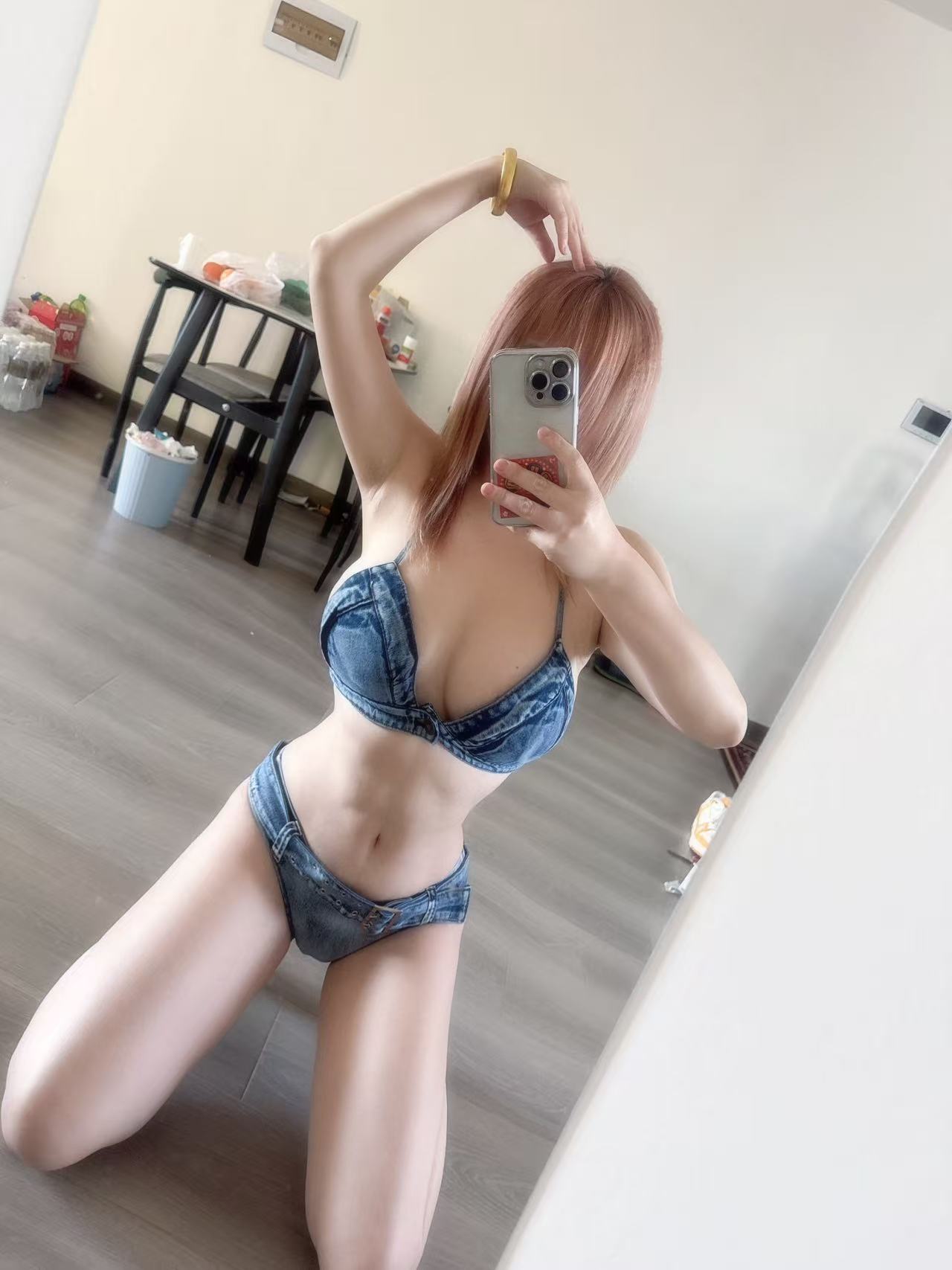 沈北漫画身材辣妹