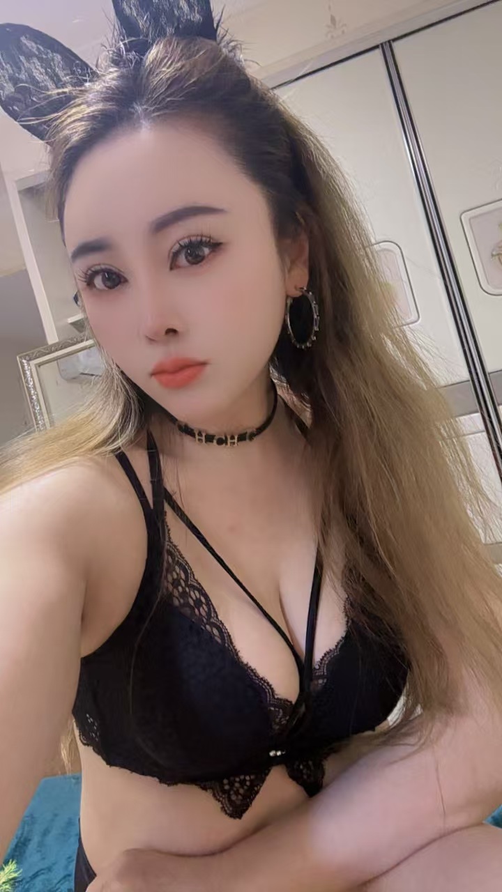 情趣辣妹莹莹自带课室