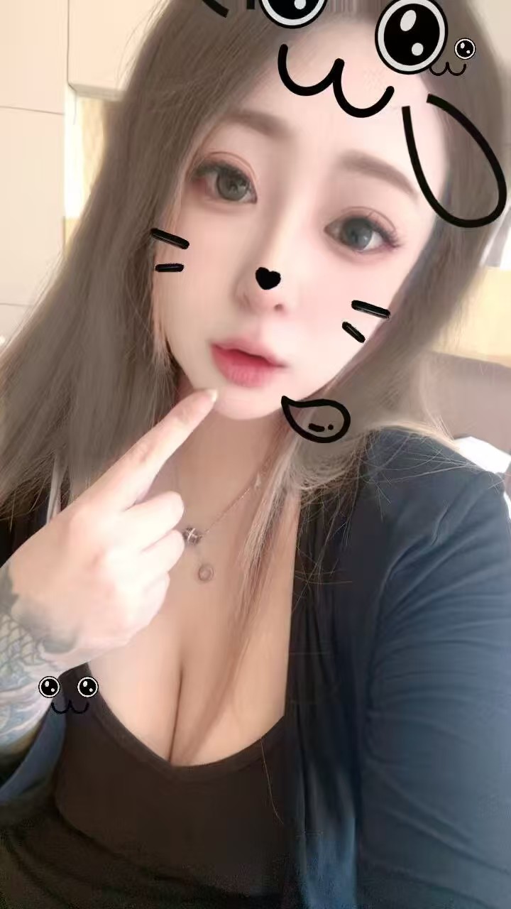 河东爆乳嫩妹小可乐