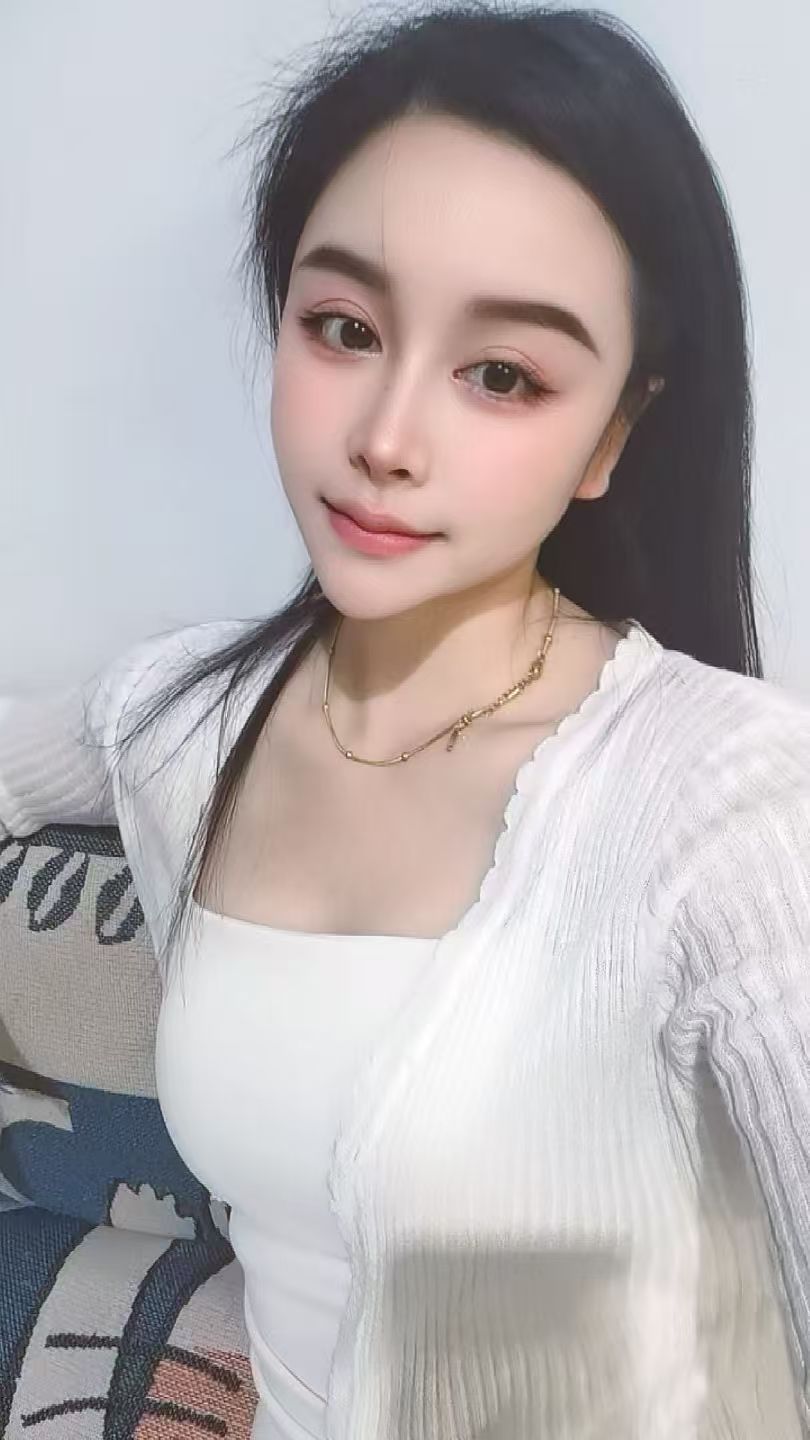 天河美腿兼职甜妹小芹