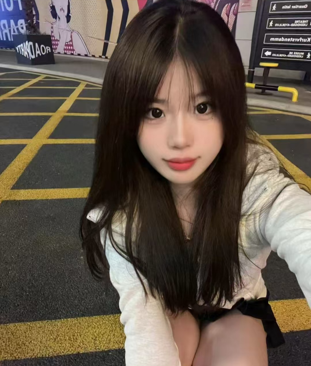 江岸粉嫩甜妹暖暖