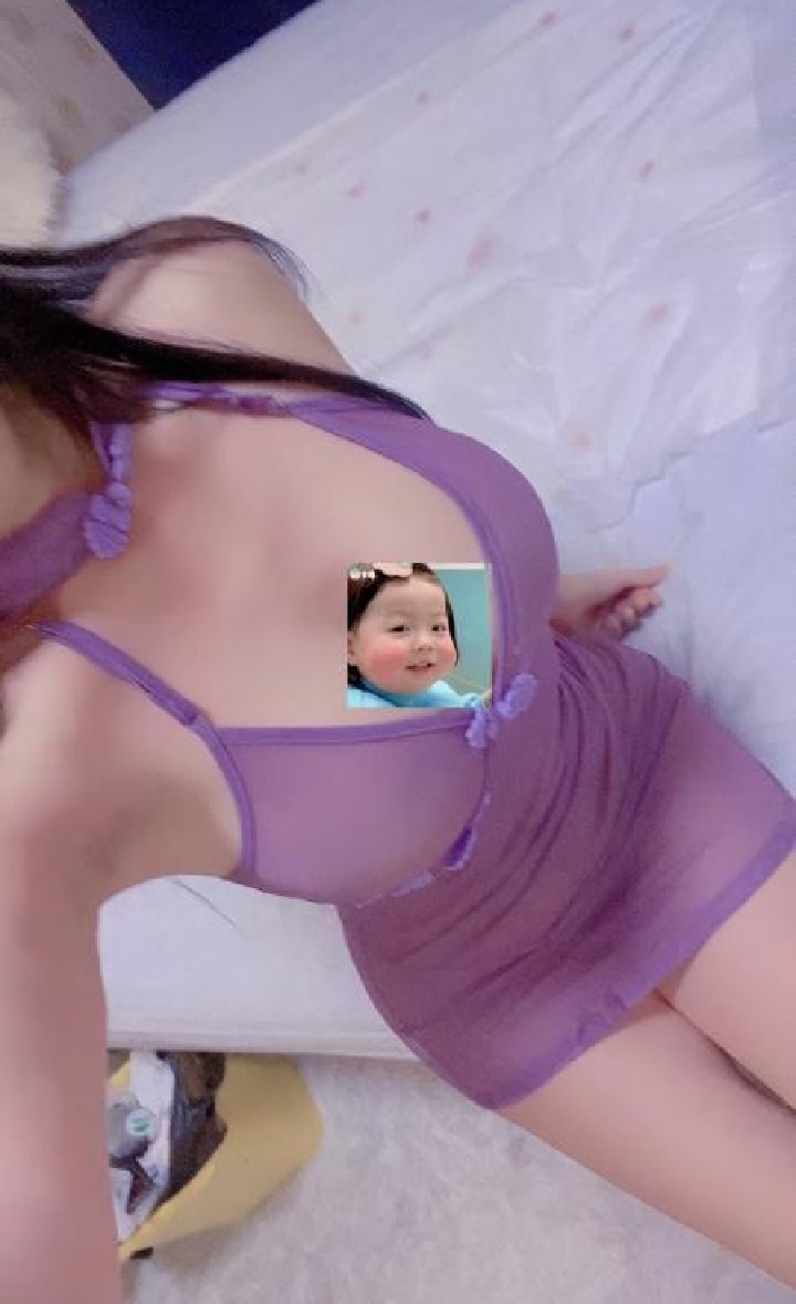 细腰翘臀娇少妇