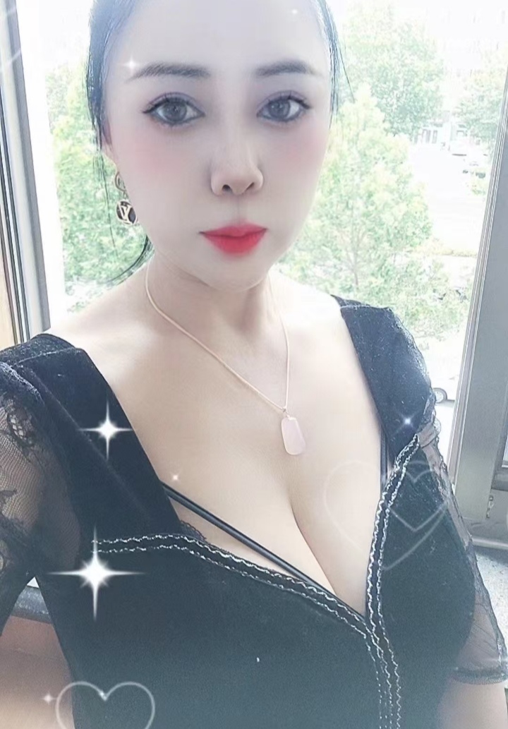 爆乳少妇吉祥宝贝