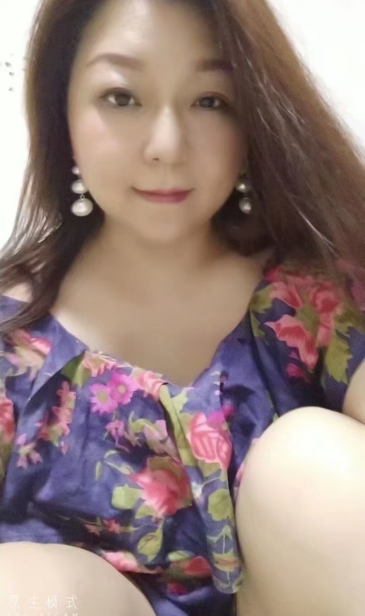 丰满热辣轻熟女米粒