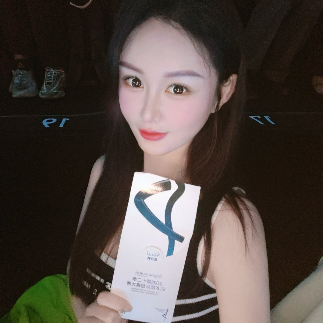 尤物身材车模火火