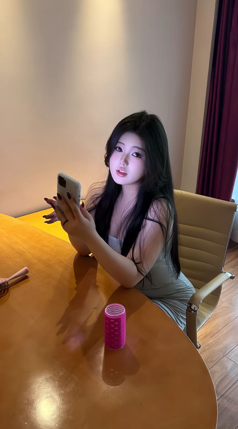 兼职偶尔外出, 看到的哥哥联系我