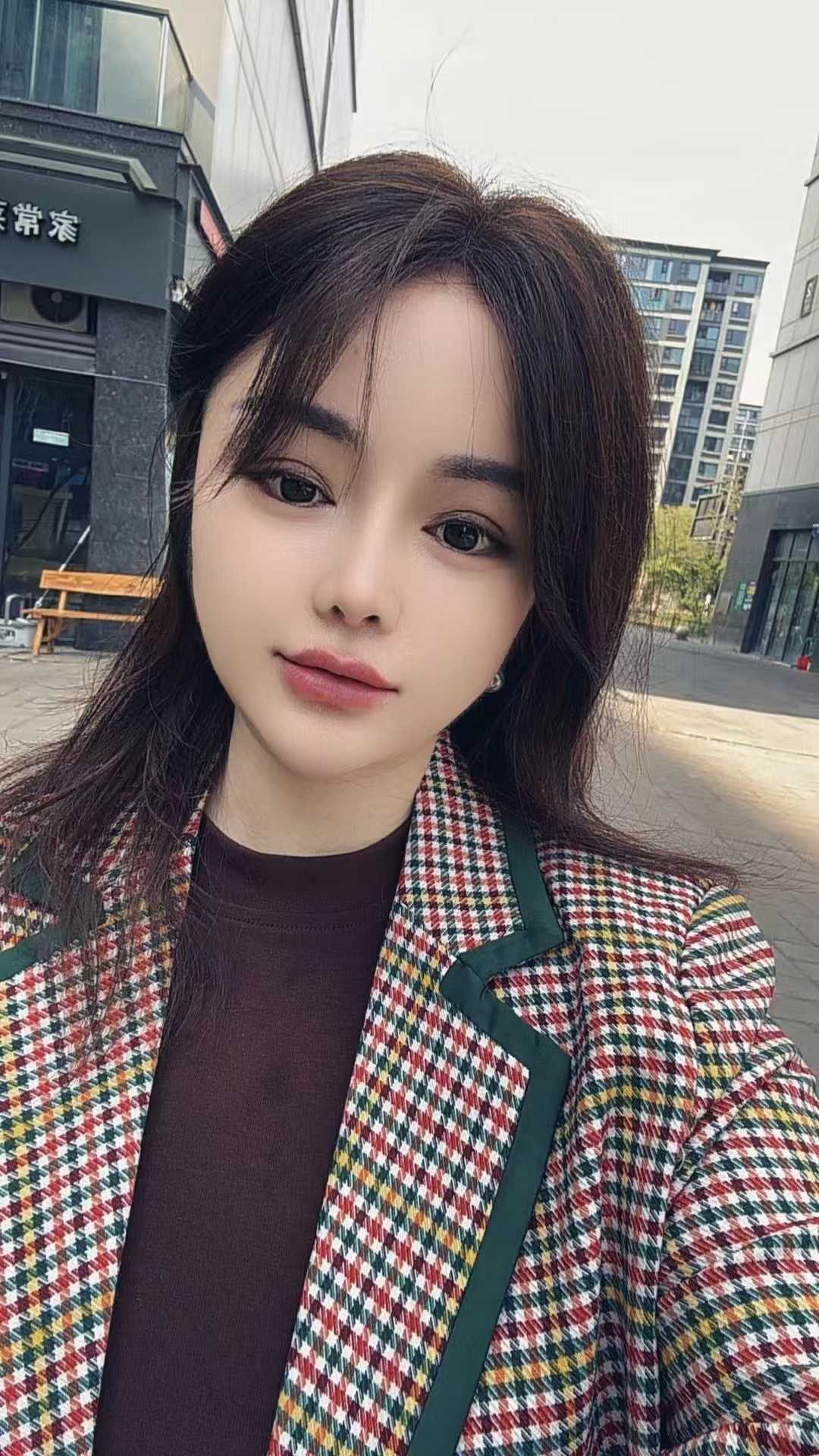 九堡肉感辣妹函函