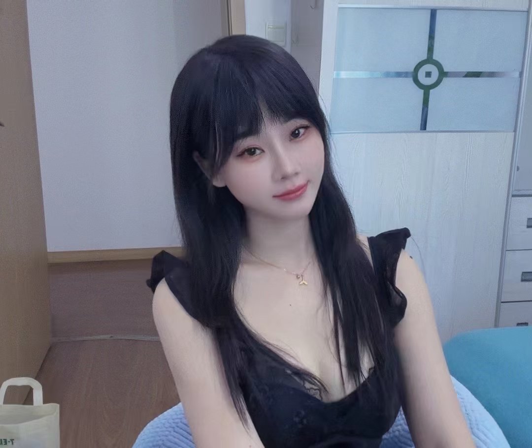 白嫩情趣甜妹灵灵