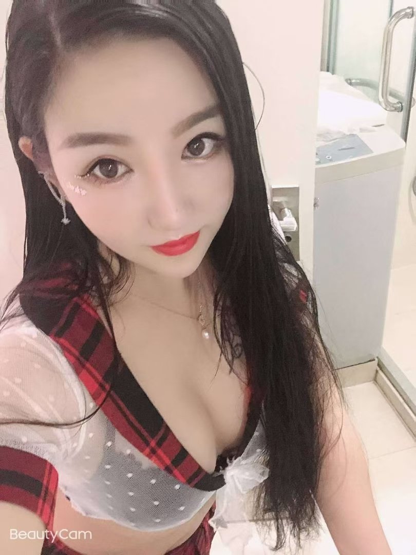 丰满大白兔辣妹乐乐