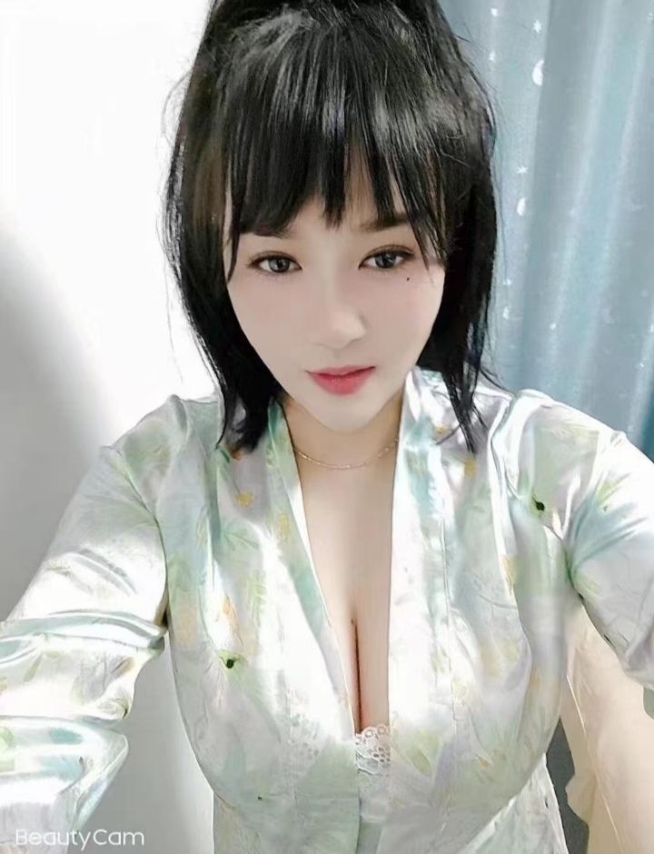 大软波诱人辣妹小芳