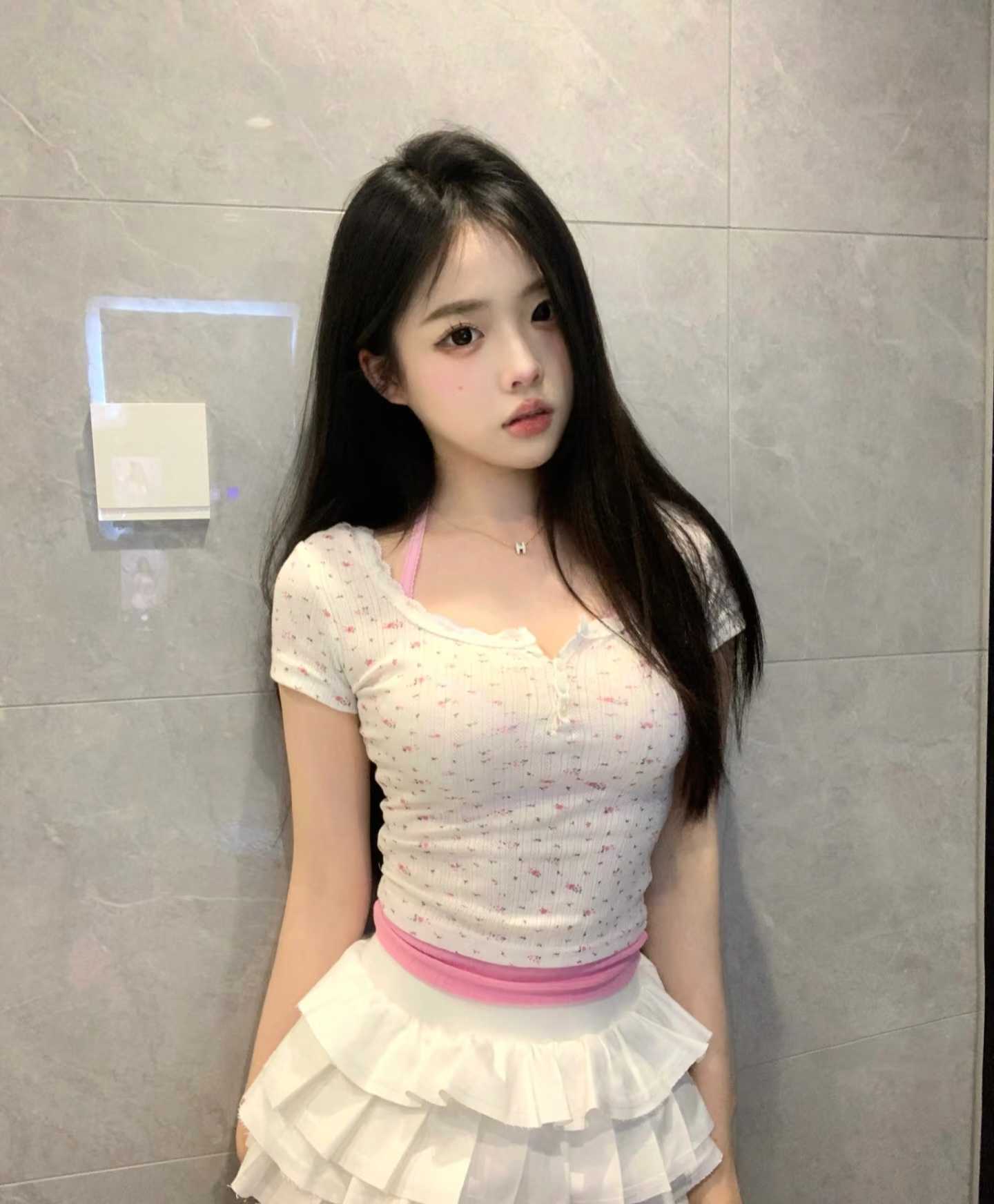 同城约新吴刚下海大奶嫩妹