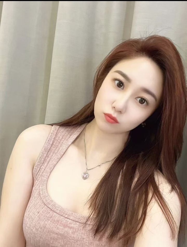 白嫩丰满极品嫩妹娜娜