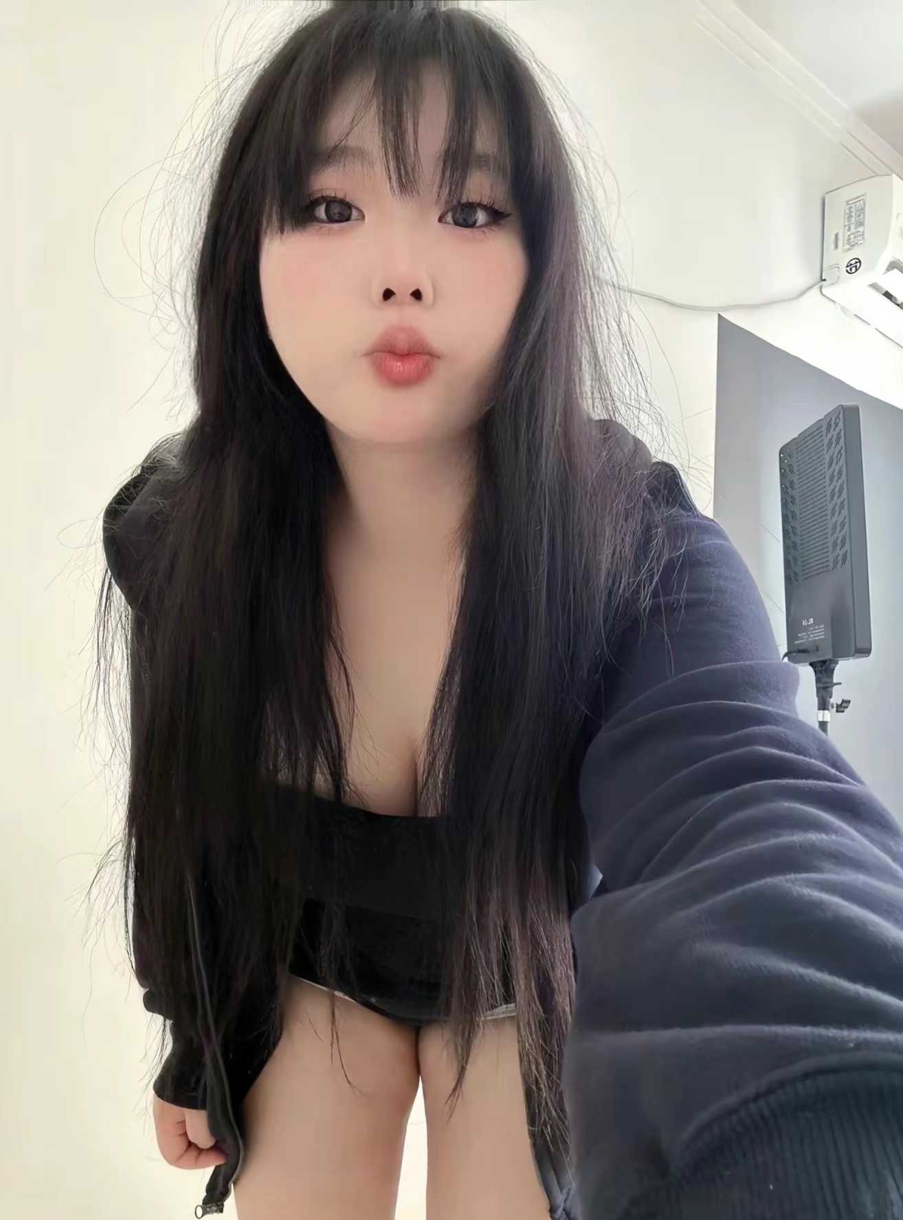 余杭西站丰满气质小少妇