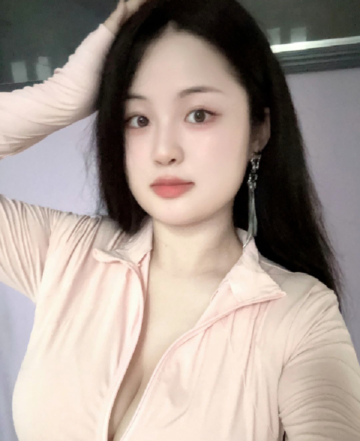 万达爆乳情趣辣妹