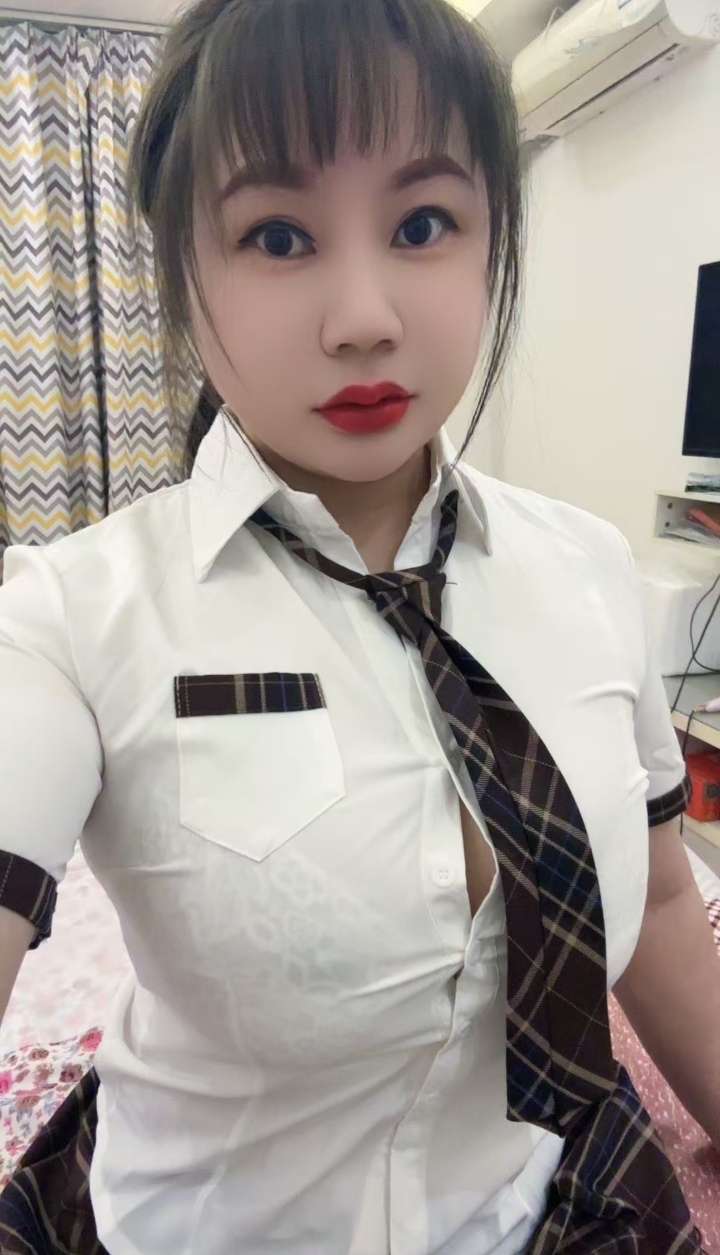 情趣爆乳水床服务米娜