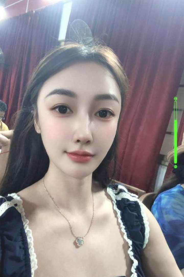 白嫩颜值美妞茶茶