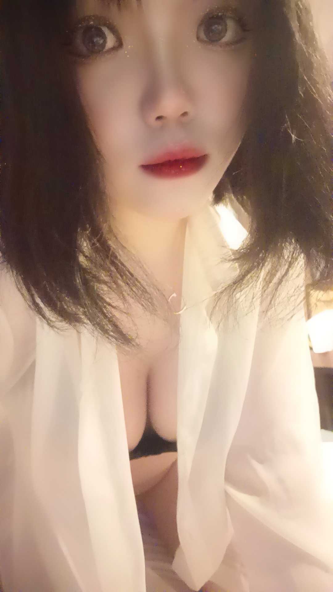 个人兼职，可圈可甜，野性而矜持