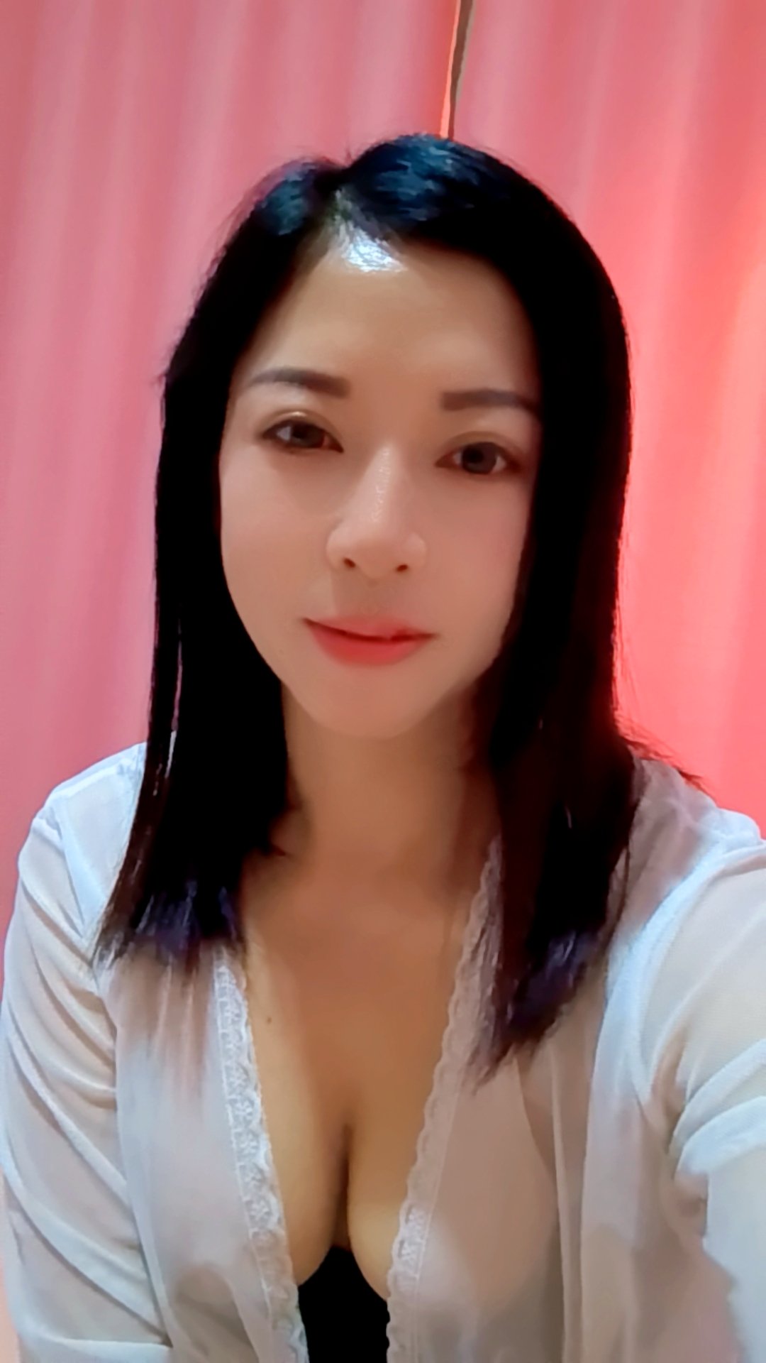 美艳丰润短发御姐糖糖