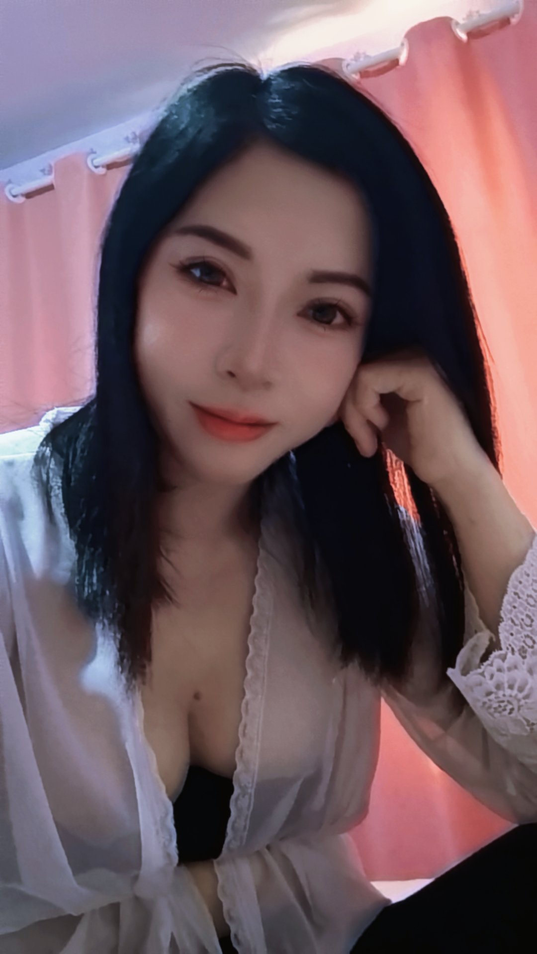 美艳丰润短发御姐糖糖