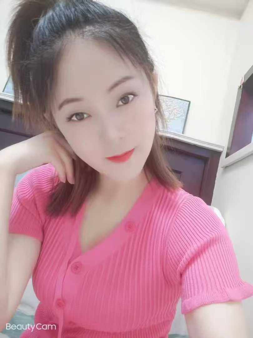 兼职撩人御姐嫣然