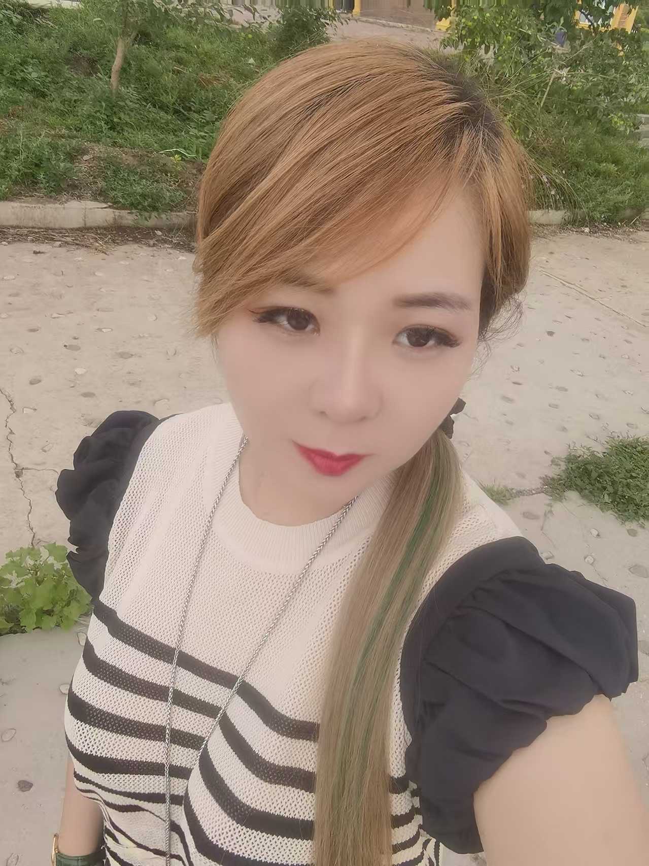 东城世纪广场附近闷sao人妻