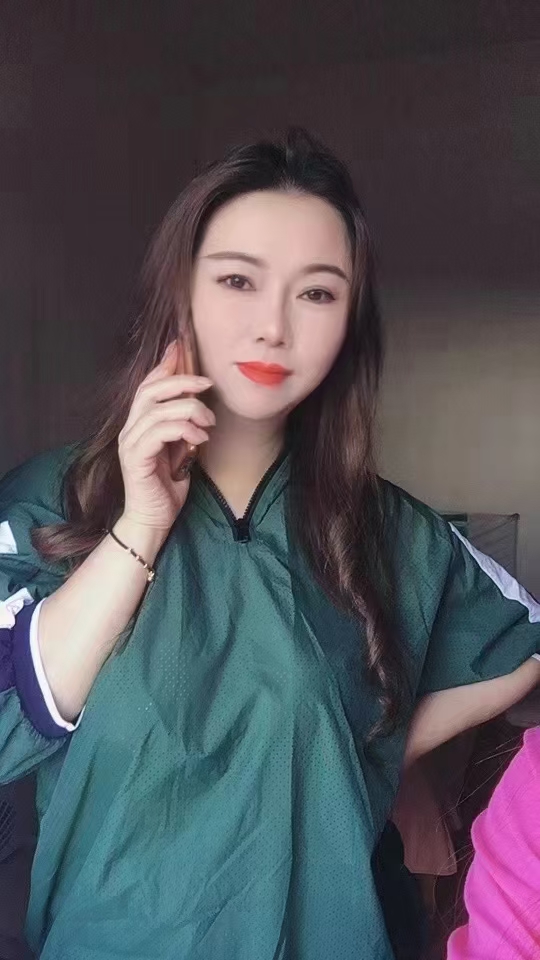 甜心丰满小少妇水儿