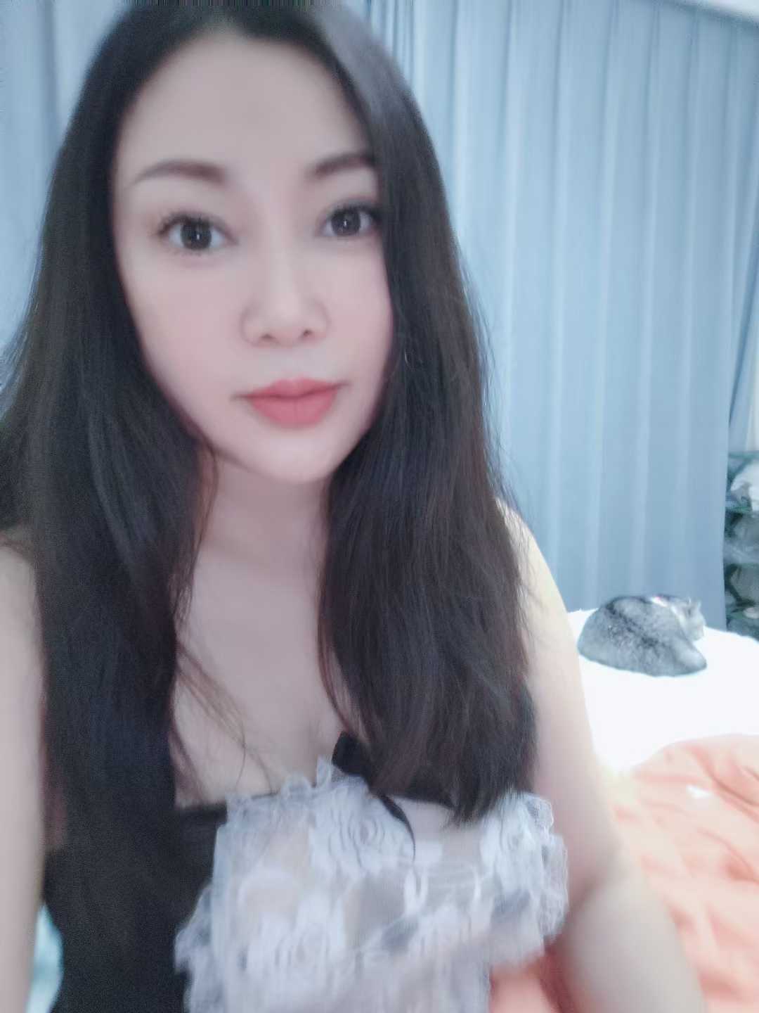 张府园美艳肉欲川妹子