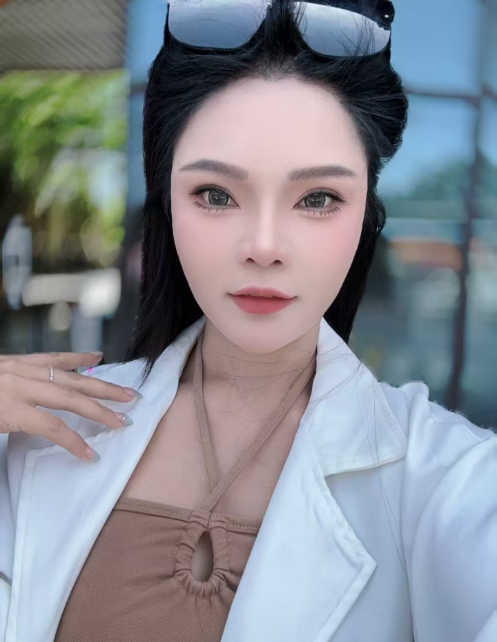 爆乳纹身辣妹厌厌