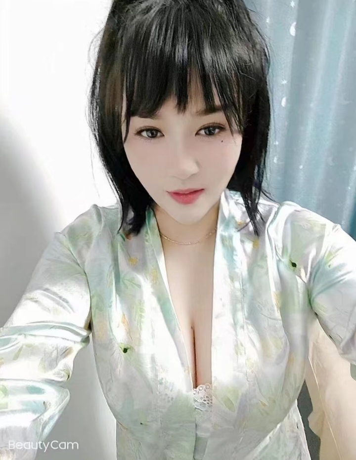 大软波诱人辣妹小芳