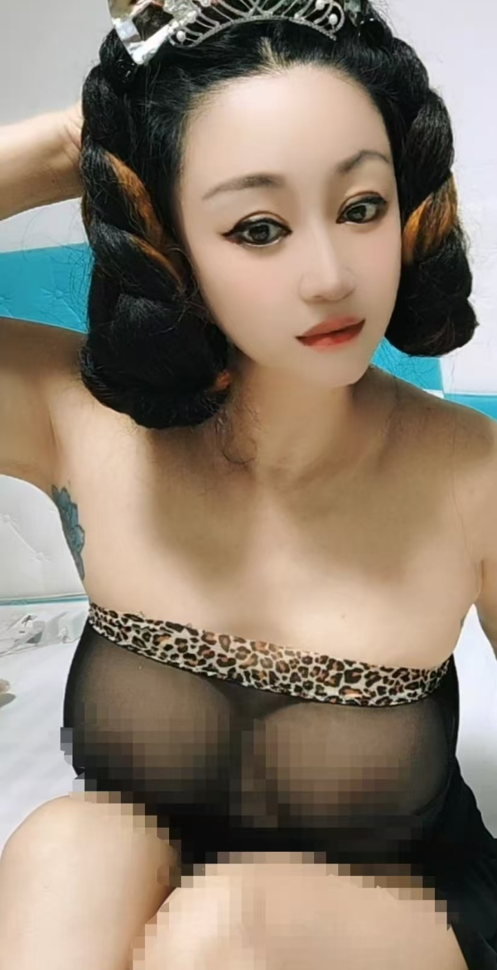 爆乳服务系轻熟甜心